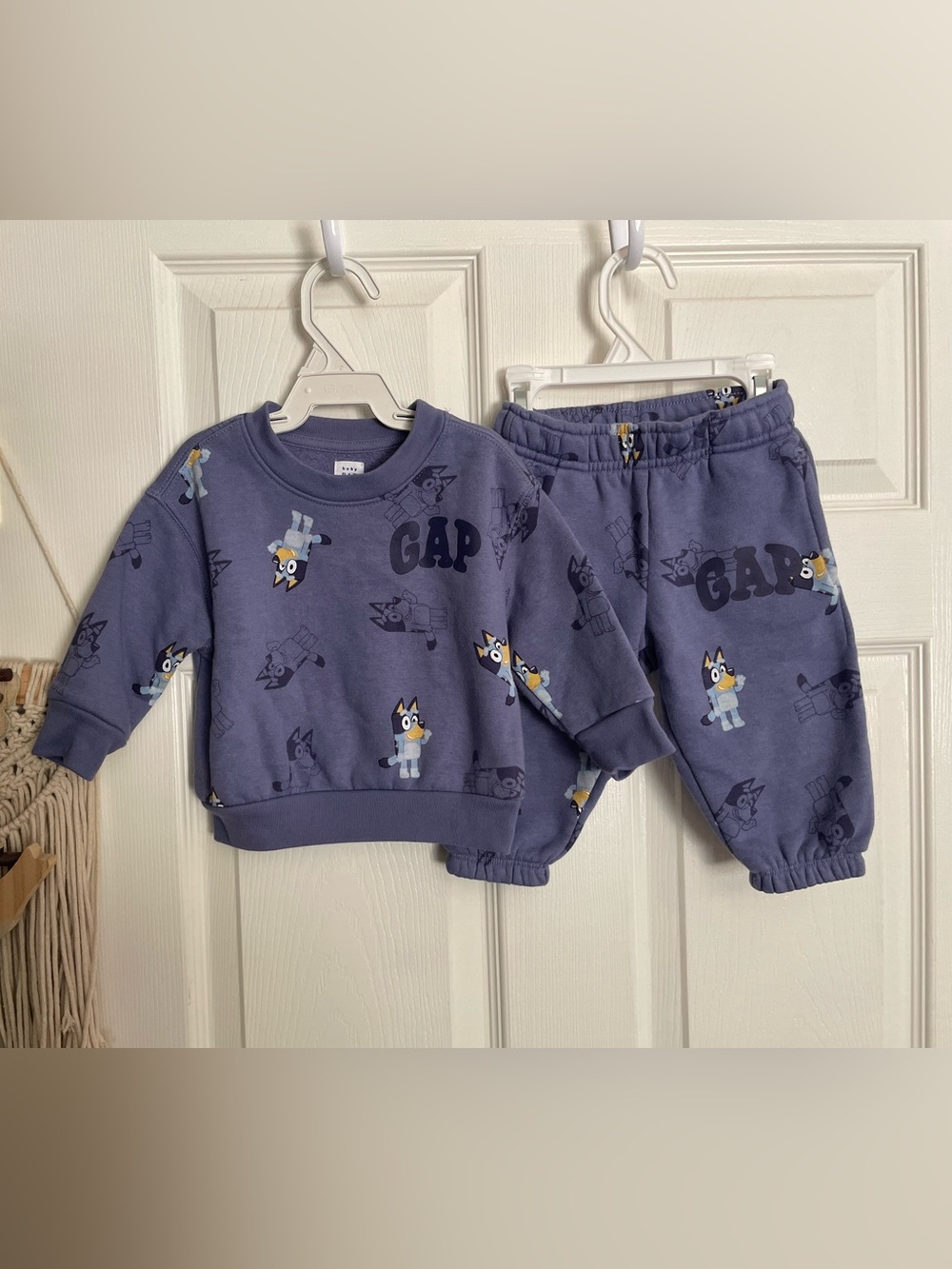 GAP Baby 6-12 Months Bluey Lavender Pullover Sweatshirt and Sweatpants Set